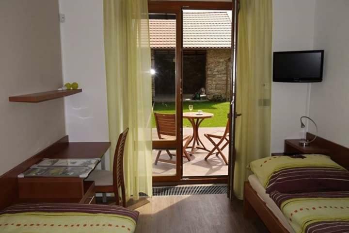 Hotel Domecek Milevsko Extérieur photo